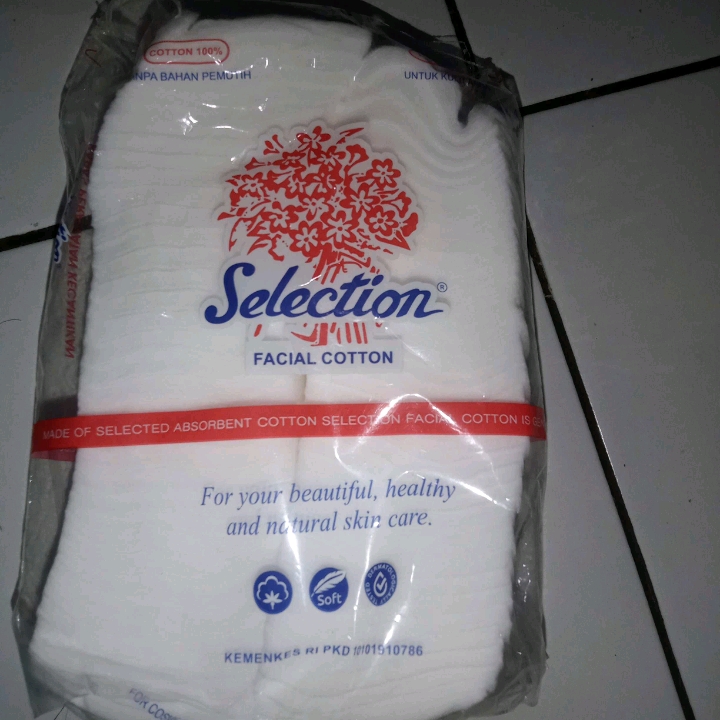 Facial Cotton imgfdn-8389305d-93a4-479b-8054-7d9e75904e58