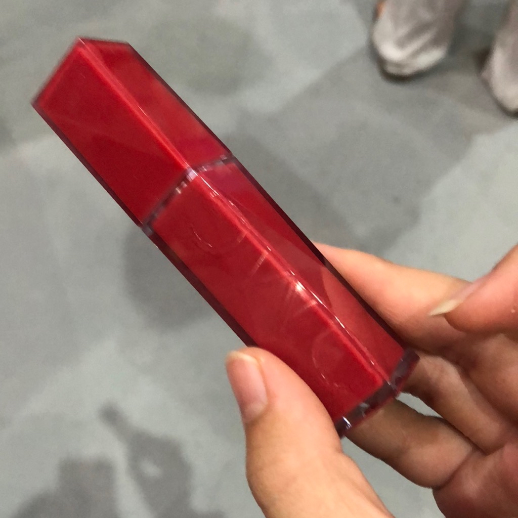 Oh My Glam Mattelast Lip Cream - 22 Crushed imgfdn-64b9ac7d-276b-4d63-bfbe-74de25aa9a51