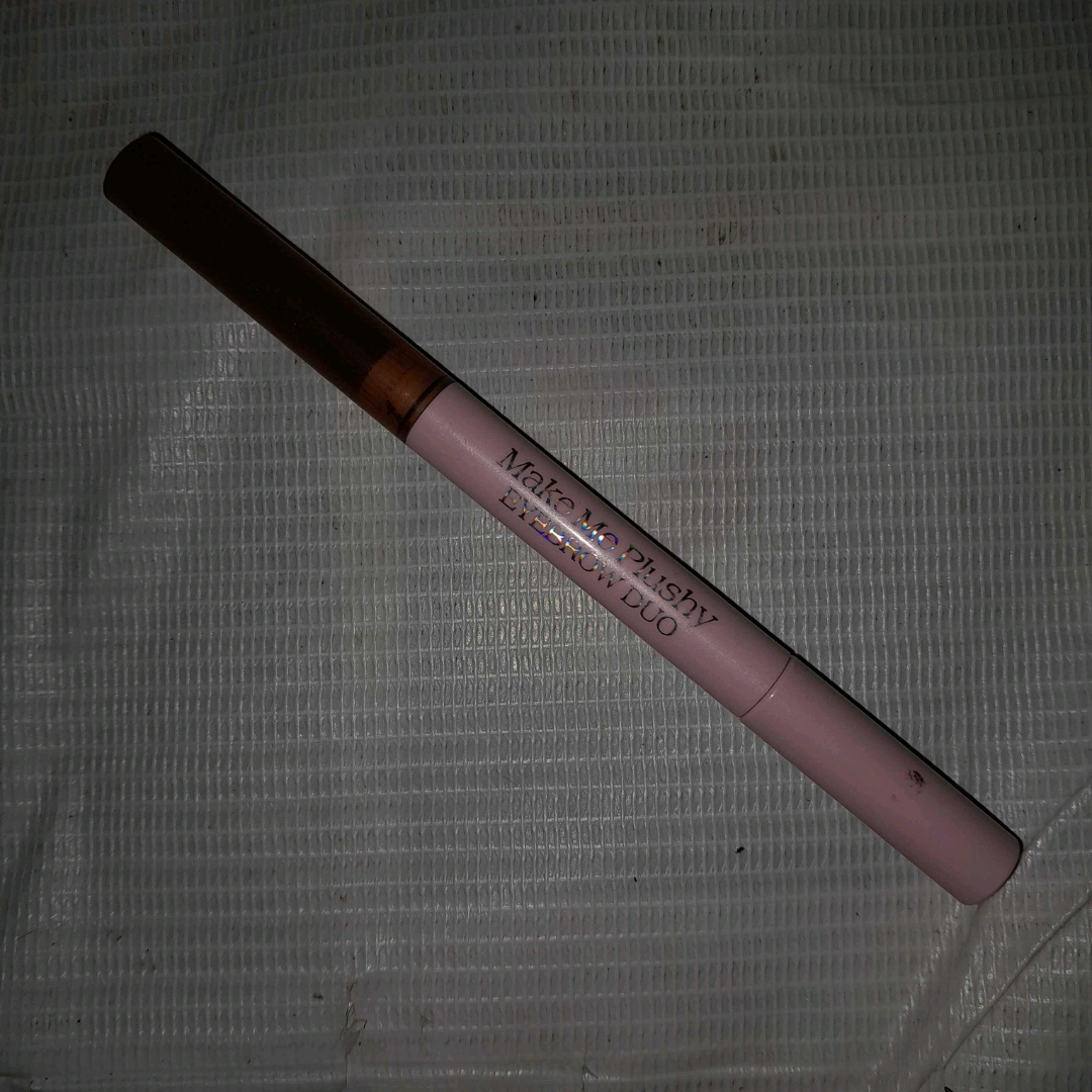 Make Me Plushy Eyebrow Duo - Dark Brown imgfdn-caed5016-eb5f-4875-8e3d-0105fad31a2e