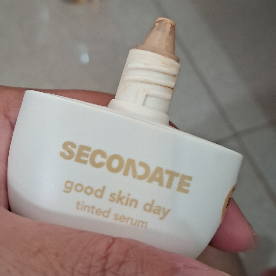 Good Skin Day Tinted Serum - W20 Cashmere imgfdn-906c48f8-234e-42c9-beb3-2879fa887047