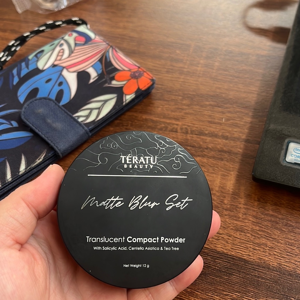 Matte Blur Set Translucent Compact Powder imgfdn-8677bb16-22d2-47b5-9e5f-24e46d9112a4
