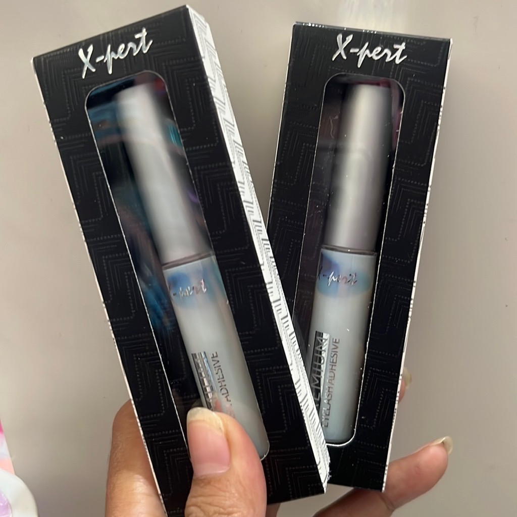 Premium Eyelash Adhesive imgfdn-2c711263-66e5-4936-a9ce-58cb796ba678