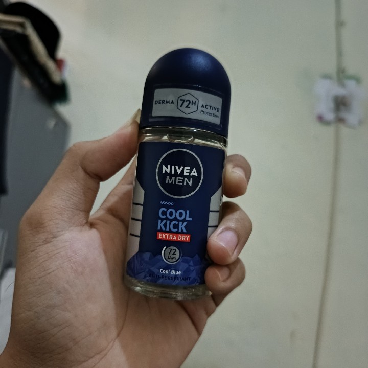 Men Cool Kick Cool Blue Deo Roll On imgfdn-9717aa81-729a-470a-8b11-99eaafdb28b2