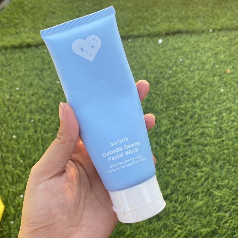 Oatmilk Gentle Facial Wash imgfdn-a2d9b229-b0c8-47ff-a1e4-63bbf114a74f