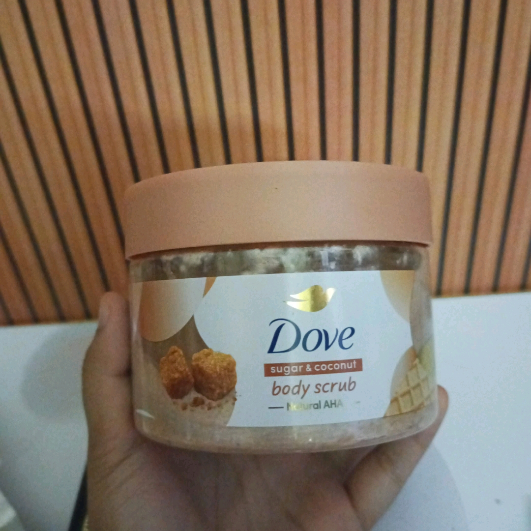 Ice Cream Body Scrub - Sugar & Coconut imgfdn-06135278-8e8a-466d-95bb-9bd94641b282