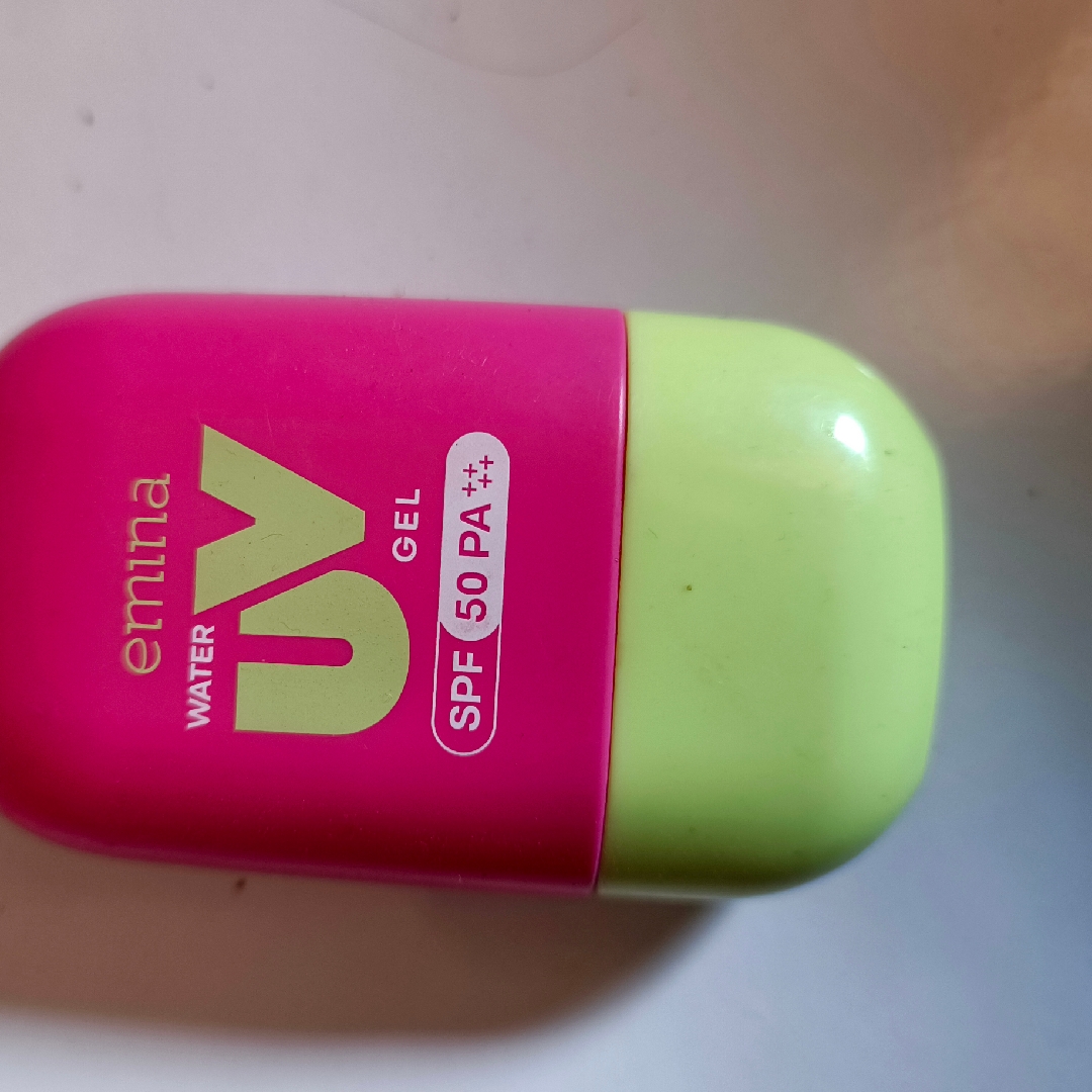 Emina UV Gel Sunscreen SPF 50 PA++++ - Water imgfdn-a722d4f9-c10a-4bb3-afdd-e22f4b0a7721