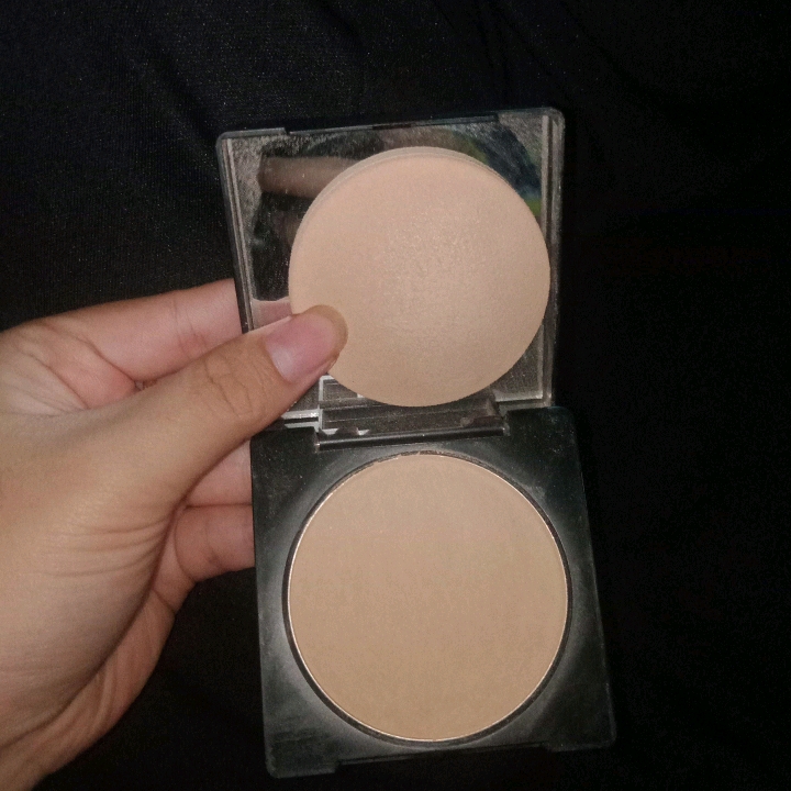 Coverlast Two Way Cake - 32N Natural imgfdn-7e2c5636-a8b8-442c-9d02-49dacf9aa6c4