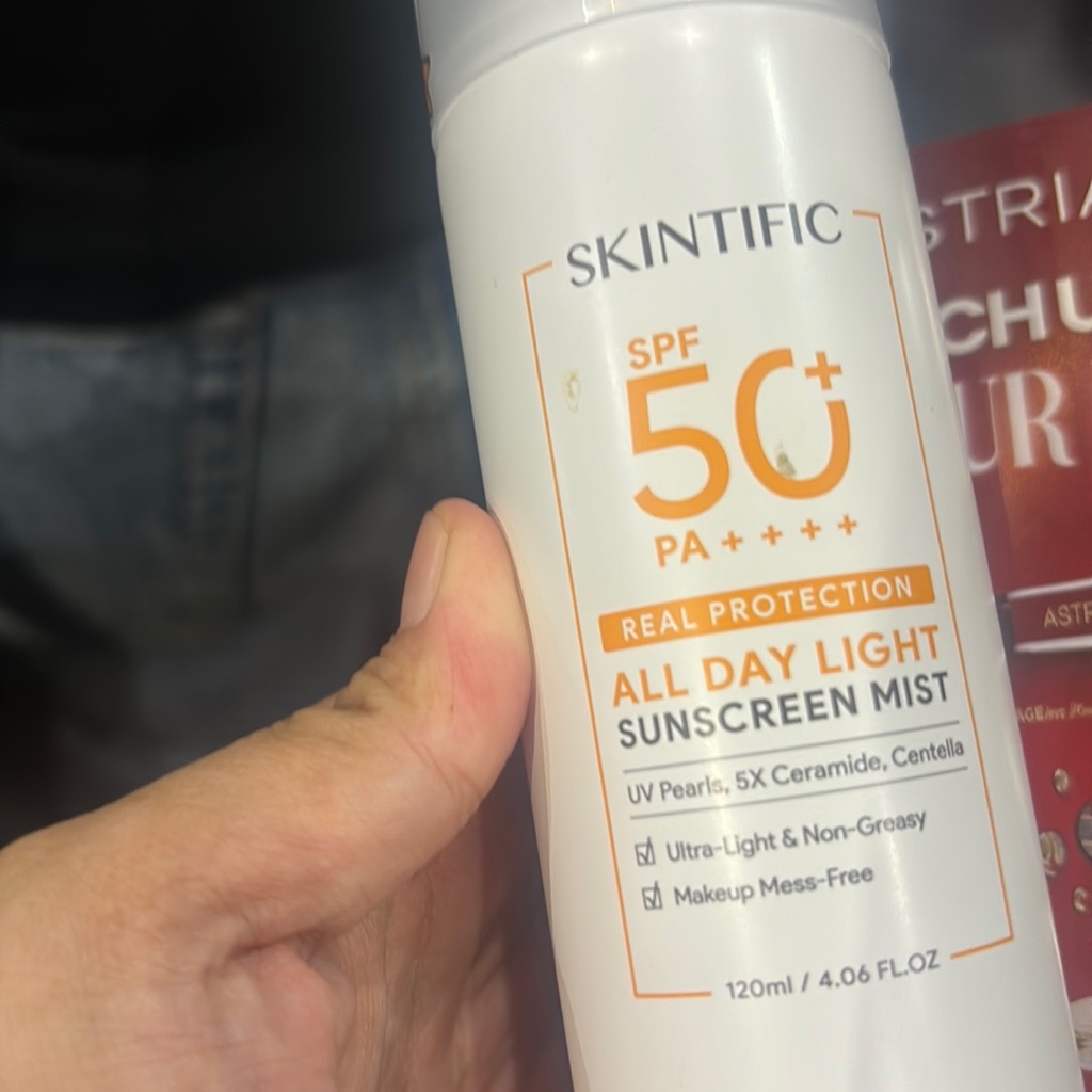 All Day Light Sunscreen Mist imgfdn-3c29e6b0-5f26-4fd3-a31c-5b320f34f60d