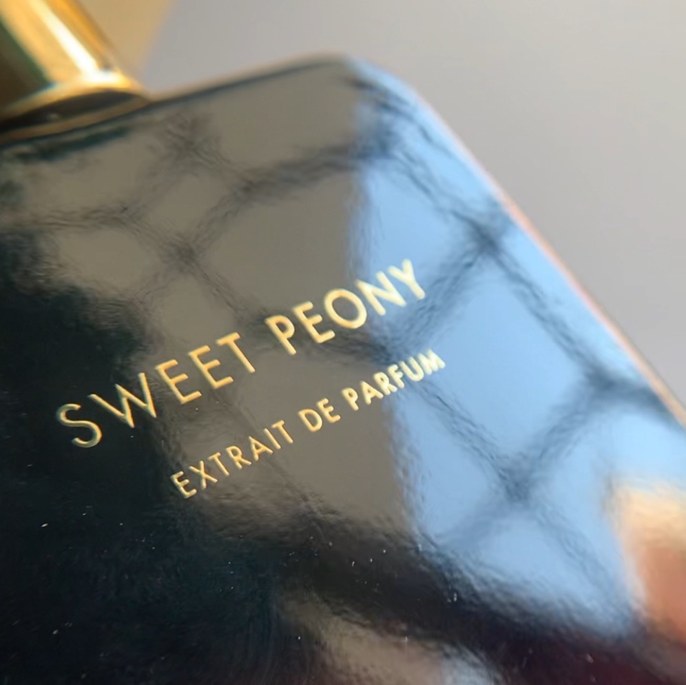 Extrait De Parfum - Sweet Peony imgfdn-2e872d78-bade-46b2-8bb4-9168c6313c0e