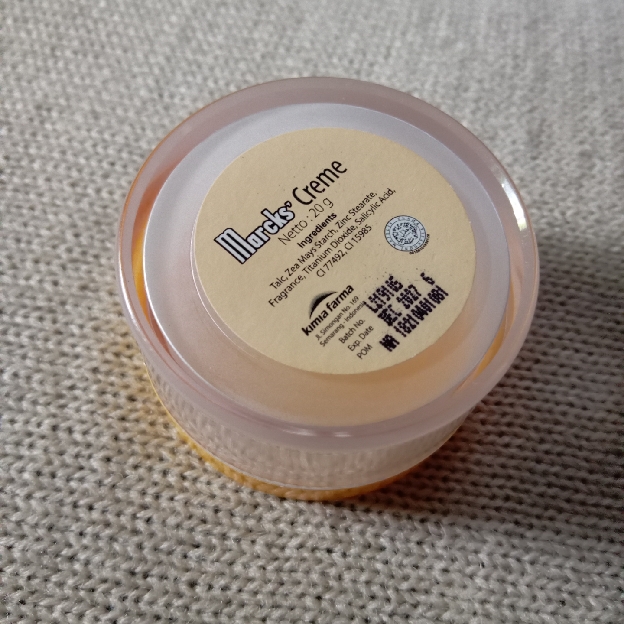 Bedak Beauty Powder - Creme imgfdn-d6c4d51b-dd1a-4dbb-adfc-ae92c3ff9bfc