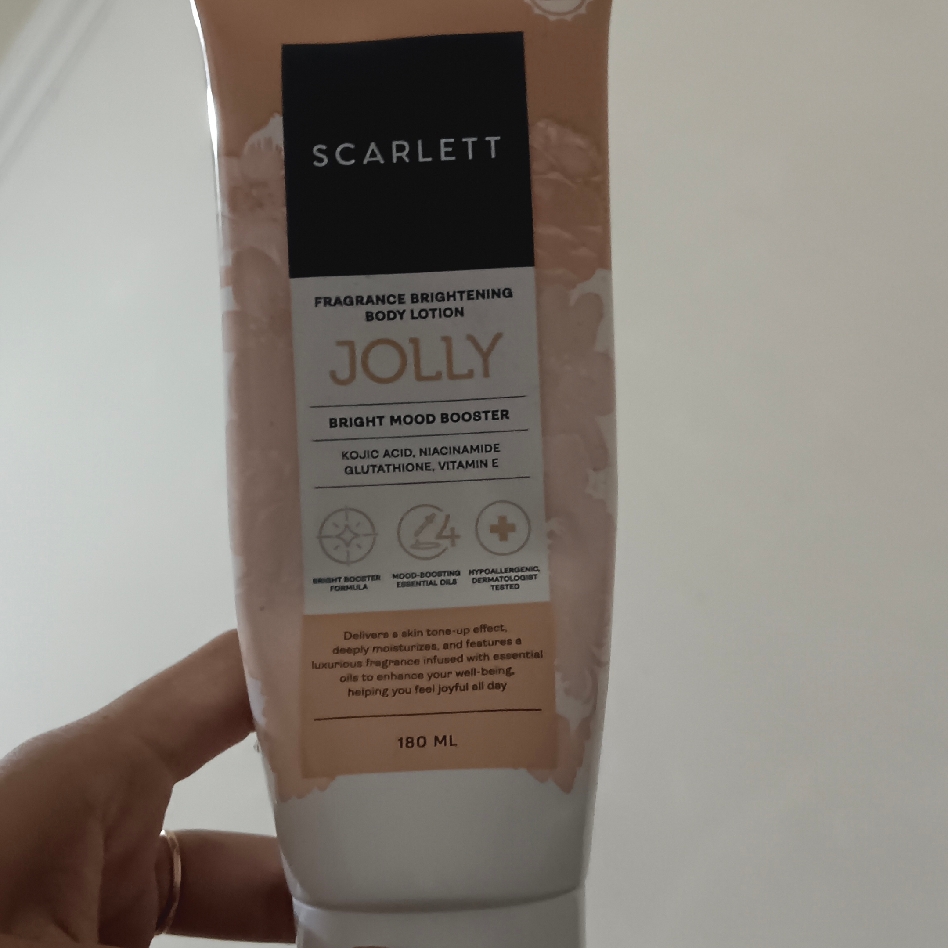 Bright Mood Booster Body Lotion - Jolly imgfdn-8dfdf51a-2d6a-40d9-8674-6e4299469961