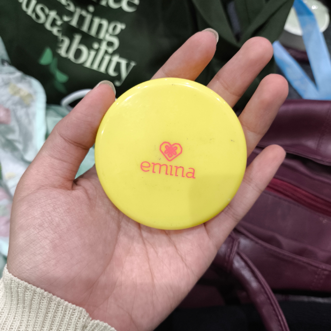 Daily Matte Compact Powder - 01 Light imgfdn-b53bf910-4728-47a9-8fe5-cbd5a24b96d0
