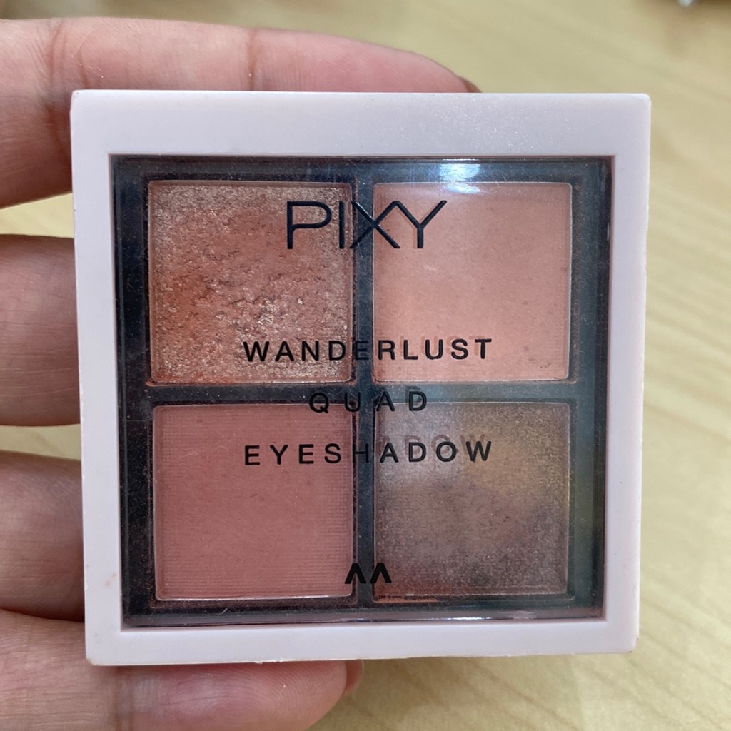 Eye Shadow - Sparkling Gold imgfdn-5ed4583d-5410-4779-bf86-e903972781cb