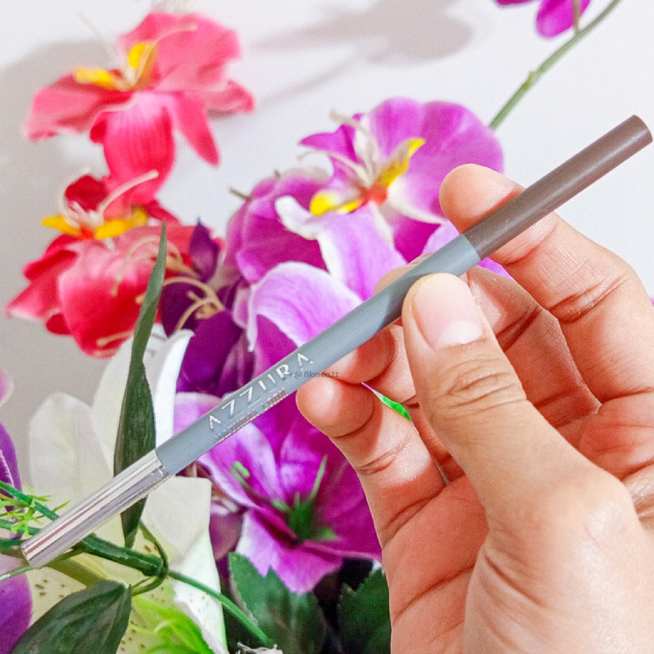 Natural Look Eyebrow Matic - Dark Brown imgfdn-49240dba-e4d9-49b9-9a7d-463fdaa94a15