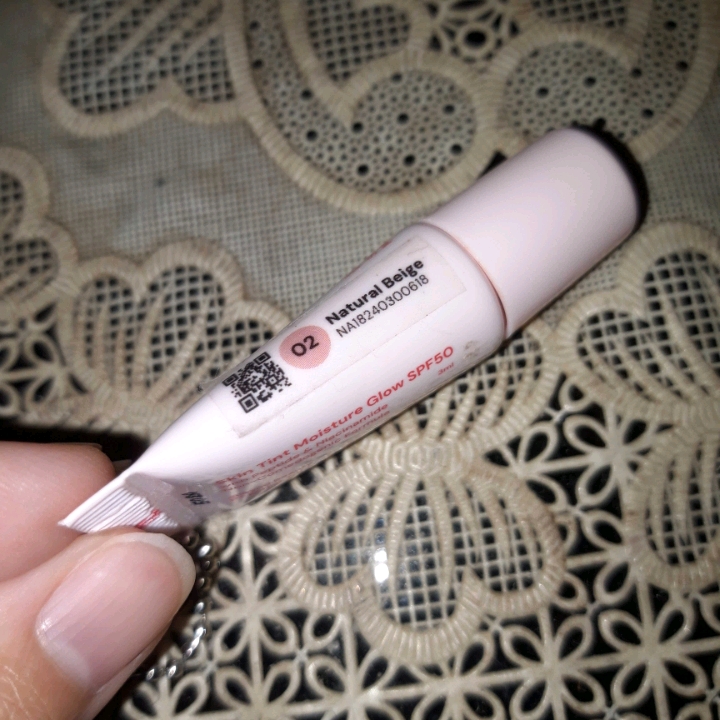 Skin Tint Moisture Glow SPF 50 PA+++ - 02 Natural Beige imgfdn-6892ac3a-afe7-4c5a-8c79-7227ac388b54