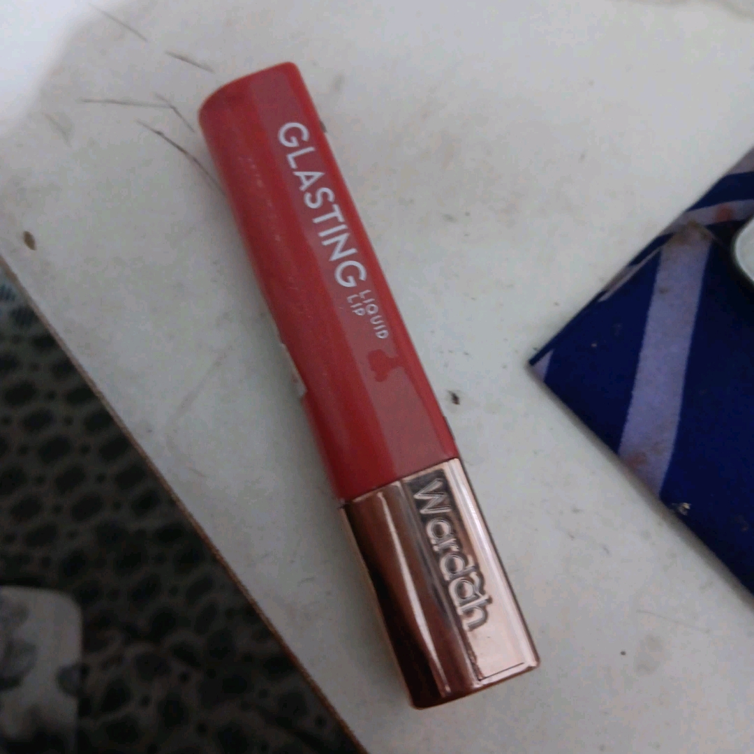 Glasting Liquid Lip - 01 Caramel Coat imgfdn-4982d6aa-9420-4b65-a7d7-e48bf559a316