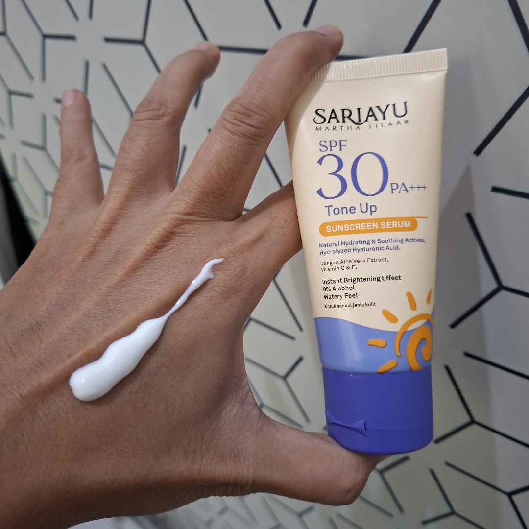 SPF 30 PA+++ Tone Up Sunscreen Serum imgfdn-19f9f2f5-12ef-450a-8324-63cb4db231e6