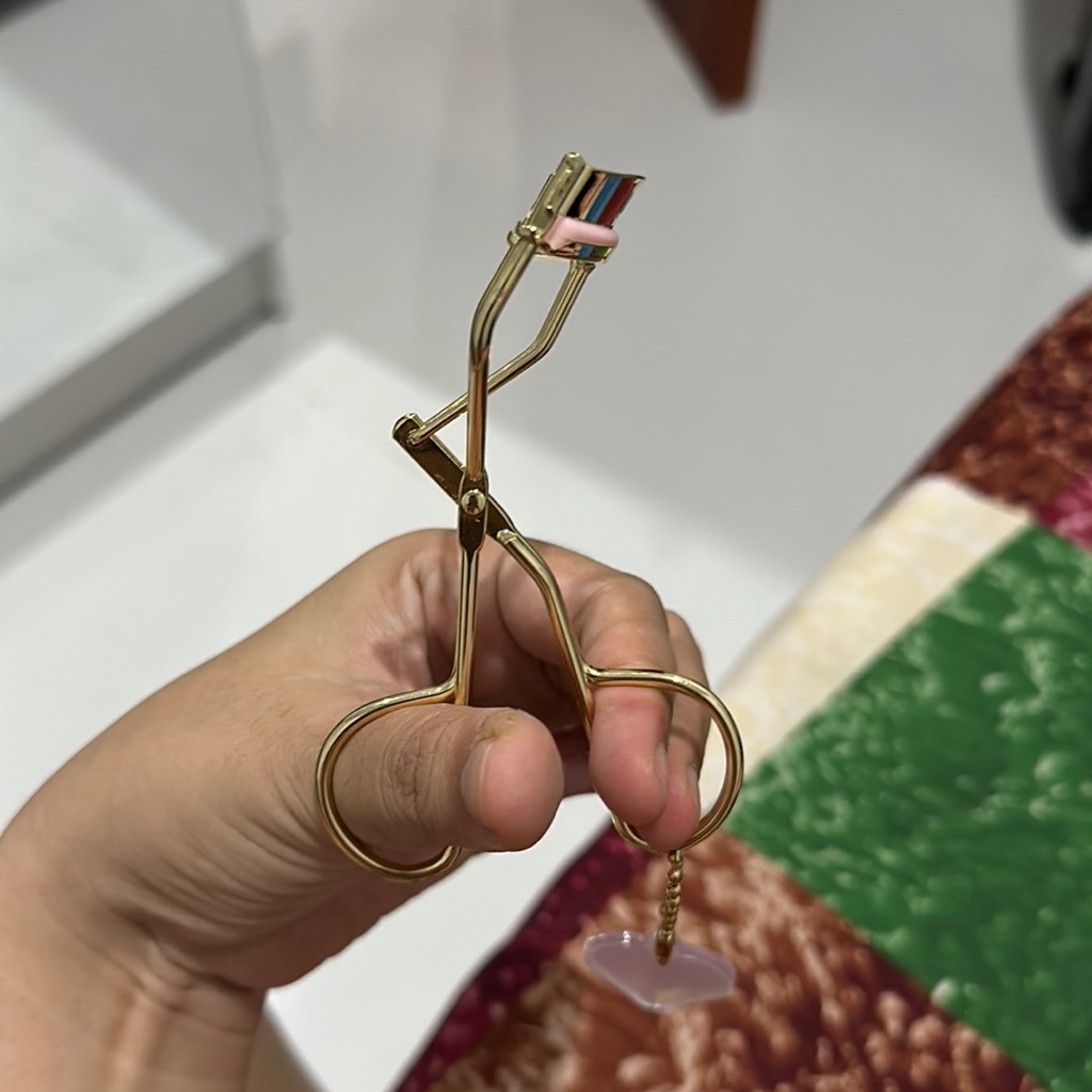 It Curl Eyelash Curler imgfdn-7e548f6d-f748-409e-ac9c-5d0b3439a23c