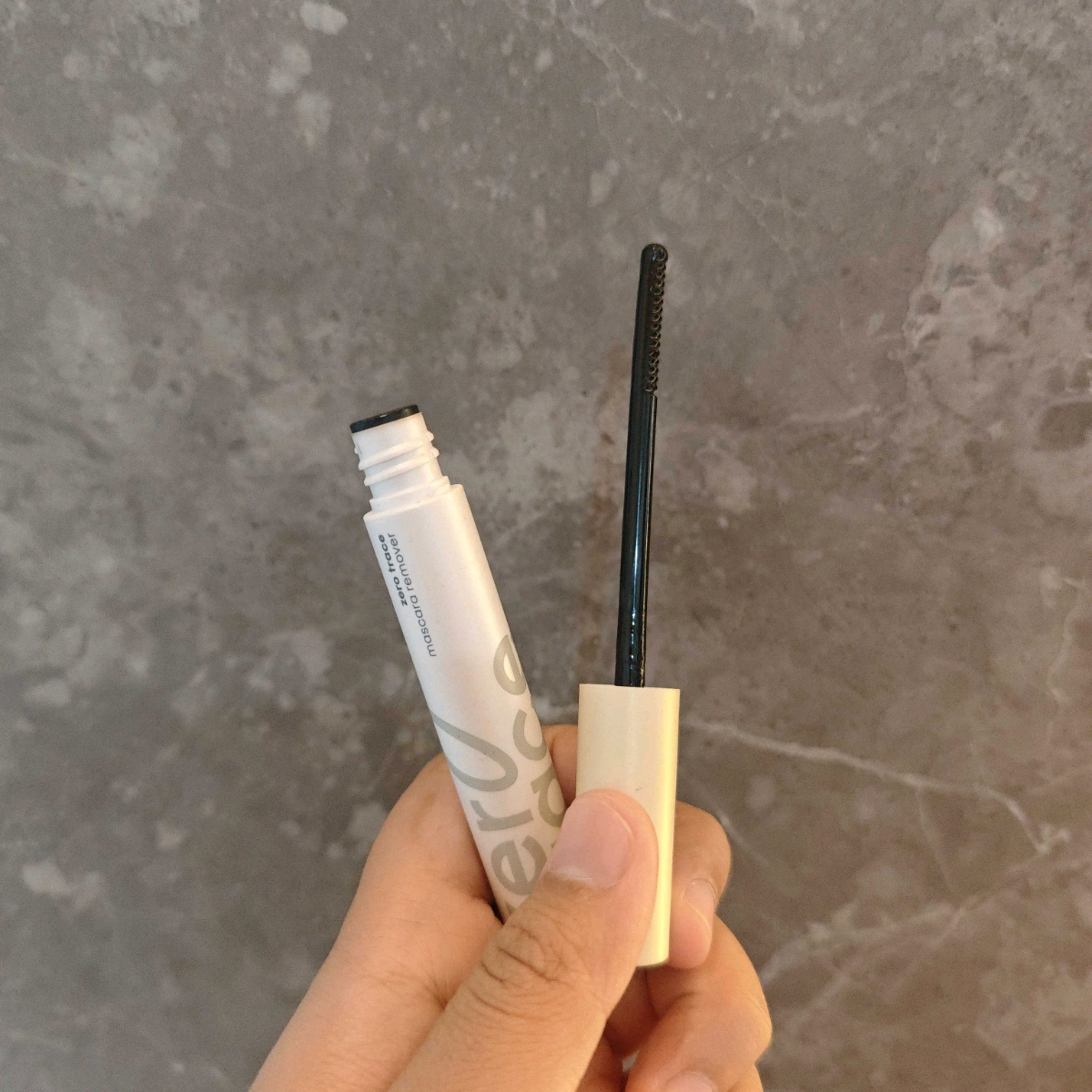 Zero Trace Mascara Remover imgfdn-783f84b5-08fb-461f-9e77-6ae8fc3d2a62