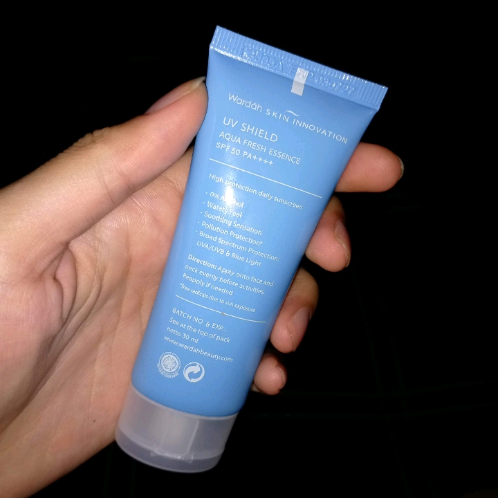 UV Shield Aqua Fresh Sunscreen Serum SPF 50 PA++++ - Reformulation in July 2023 imgfdn-89f2f903-34ad-4aa8-971d-997107f3b3f4