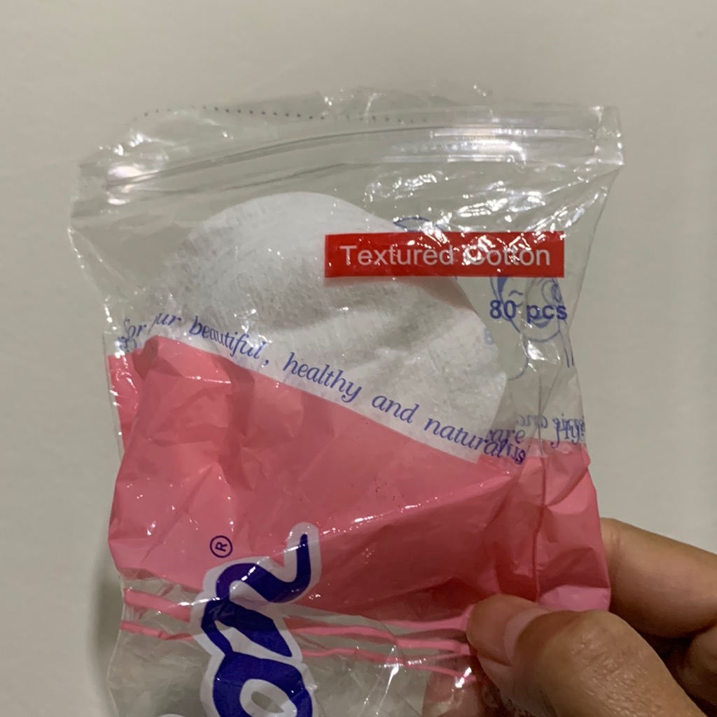 Facial Cotton imgfdn-e551b1e4-d7ad-41d5-820d-cb3b4b621213