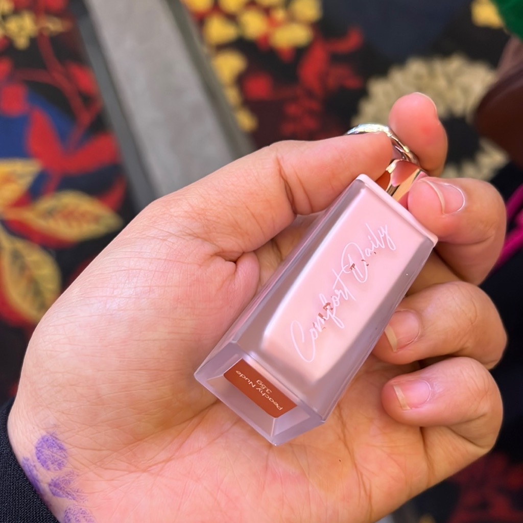 Comfort Daily Lip Matte - Peachy Nude imgfdn-df5243de-88c5-4da1-843e-ce8111a0316b