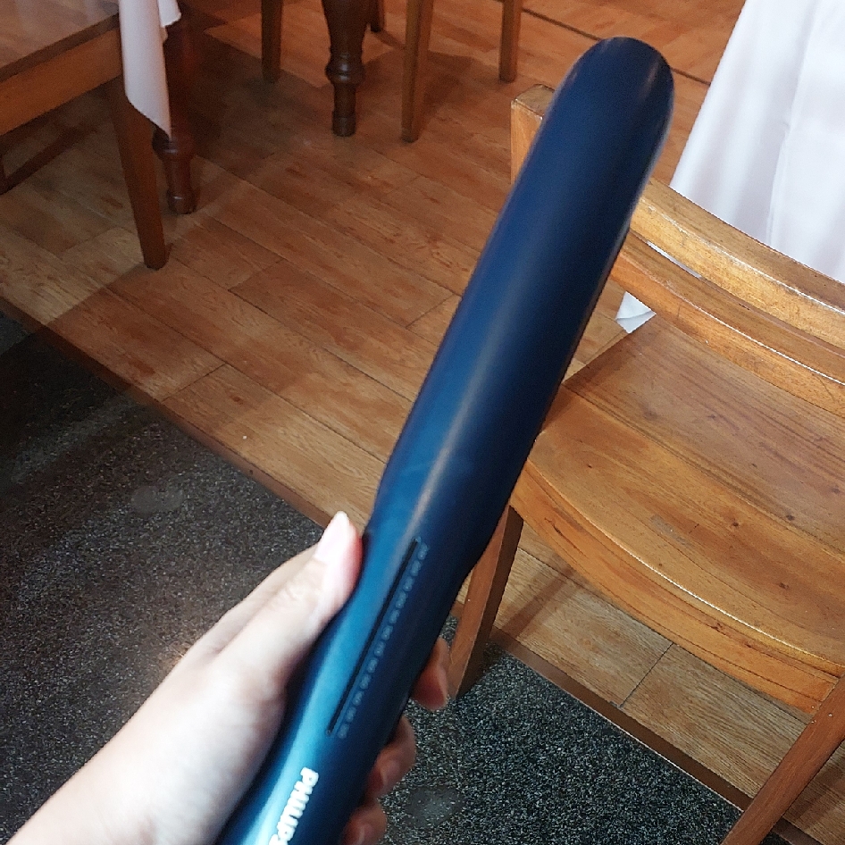 Straightener 7000 Series BHS732/00 imgfdn-3347b01a-a80d-483f-8069-3272c68ba29f