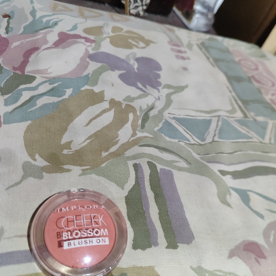 Cheek Blossom Blush On - 04 Sweet Salmon imgfdn-6f9cbef2-3926-4d8f-b23c-d381958edc48