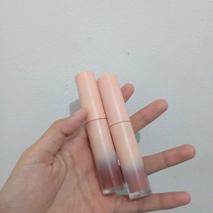 Mattedorable Lipcream - 07 Spark imgfdn-21eeaf7f-e405-4107-bdab-ca21ac24adc6