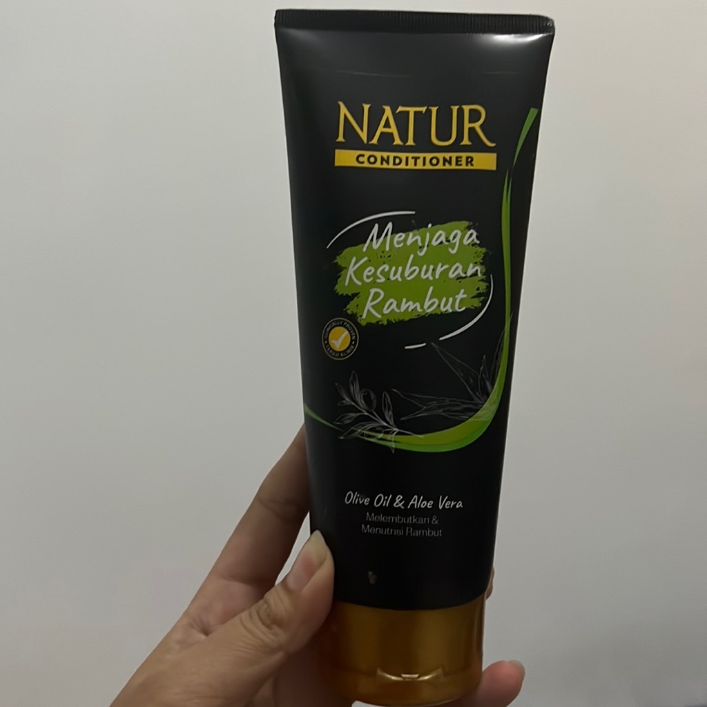 Conditioner - Olive Oil & Aloe Vera imgfdn-f977b60b-5d15-4d80-8fa2-2f8cb4a5c1ac