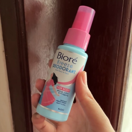 Breeze Deodorant Instant Fresh Spray - Minty Floral imgfdn-3d2297ae-4624-4448-b738-fb66eac46688