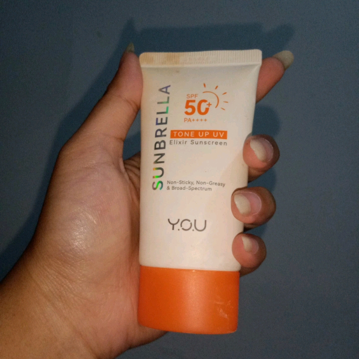 Sunbrella Triple UV Elixir Sunscreen SPF 50+ PA++++ imgfdn-460c5a3e-24f5-422c-84c3-dab68350731b