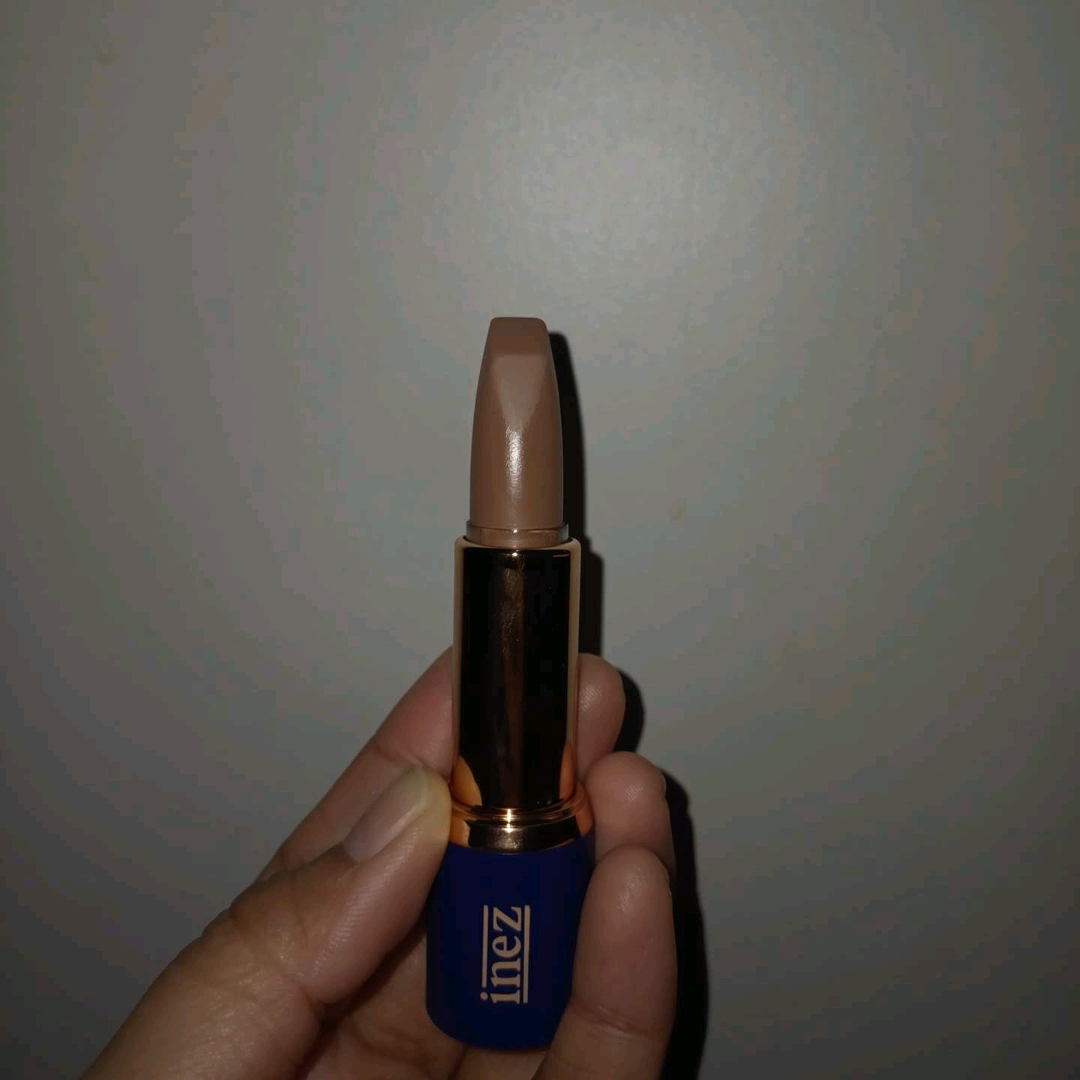 Color Contour Plus Concealing Stick - Medium imgfdn-9a8bc4bb-7c2a-44e2-90a4-7bcd9c5d35d1