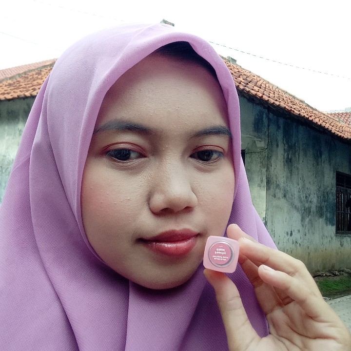 Glass Glow Tinted Lip Balm  - Peachy Glaze imgfdn-2b8027f6-2285-4e35-855a-51e803f6f7ab