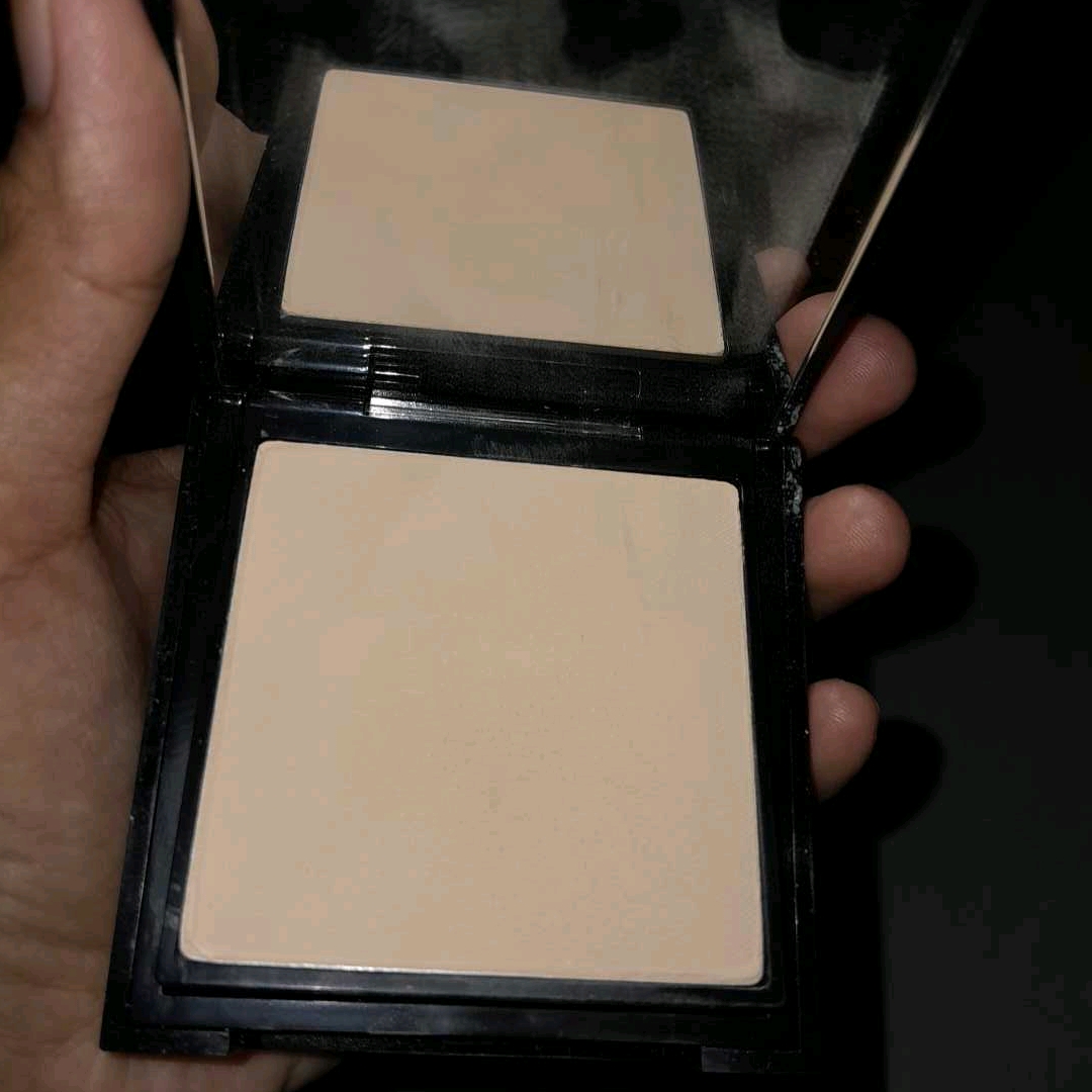 Holy Perfecting Pressed Powder - Aurora imgfdn-36a5d4de-0cd6-4c0e-b9f3-3bede64bb4bc