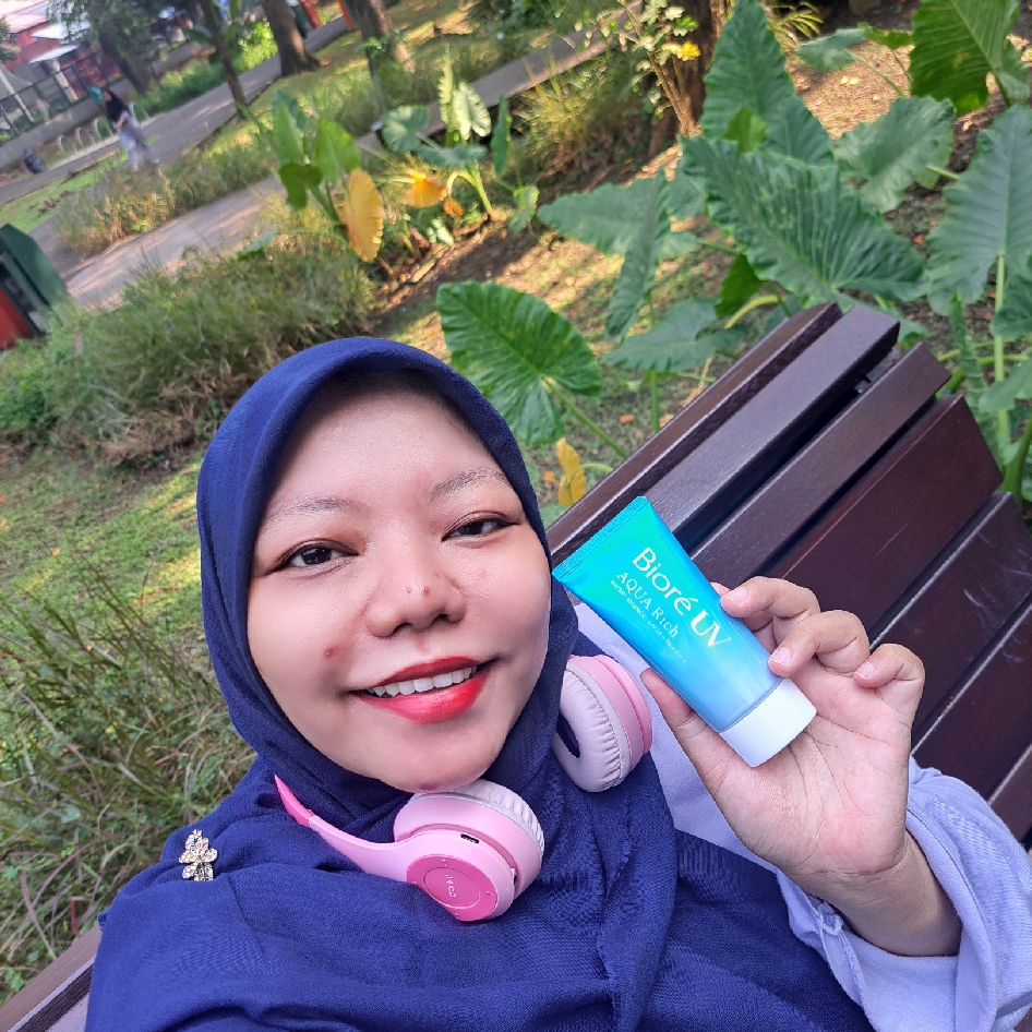 UV Aqua Rich Watery Gel SPF 50+/PA++++ imgfdn-06f772a8-0962-4e7a-b7af-7f3d97773beb