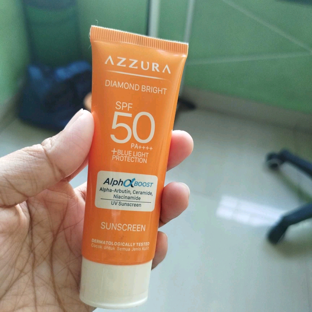 Diamond Bright Sunscreen SPF 50 PA ++++ imgfdn-29327ec6-a865-4d57-8e89-32804274c41b