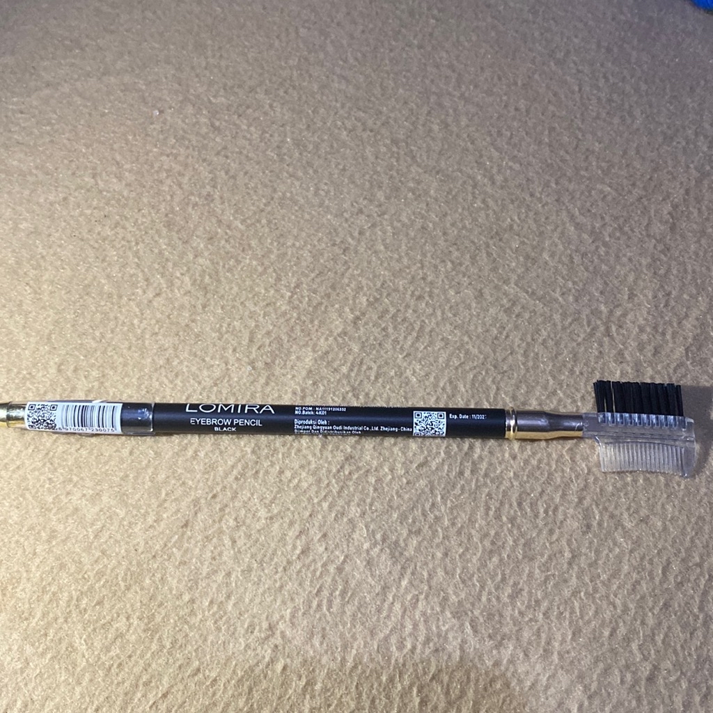 Eyebrow Pencil - Black & Brown imgfdn-429583df-6e66-41d7-bd1b-e4b5cb2082b6