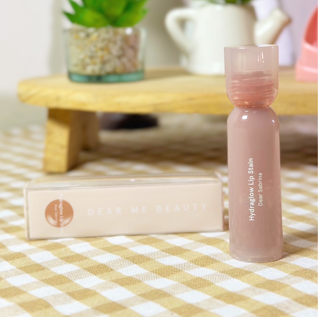 Hydraglow Lip Stain - Dear Sabrina imgfdn-e9786c7c-9632-4959-9f6a-59eefbf93ae3