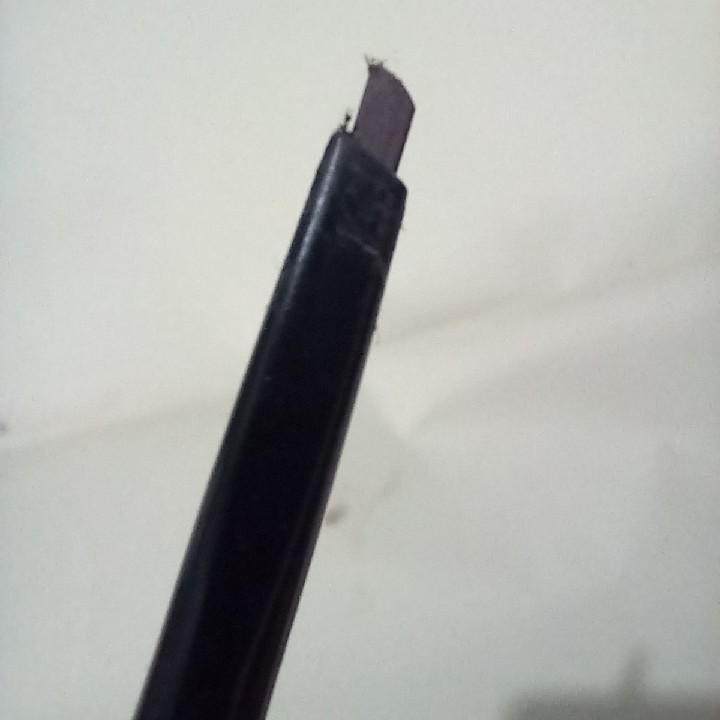 Perfectly Defined Eyebrow Pencil - Light Brown imgfdn-b7abdaa0-dbbd-4b26-98a1-cb6a7160fd93