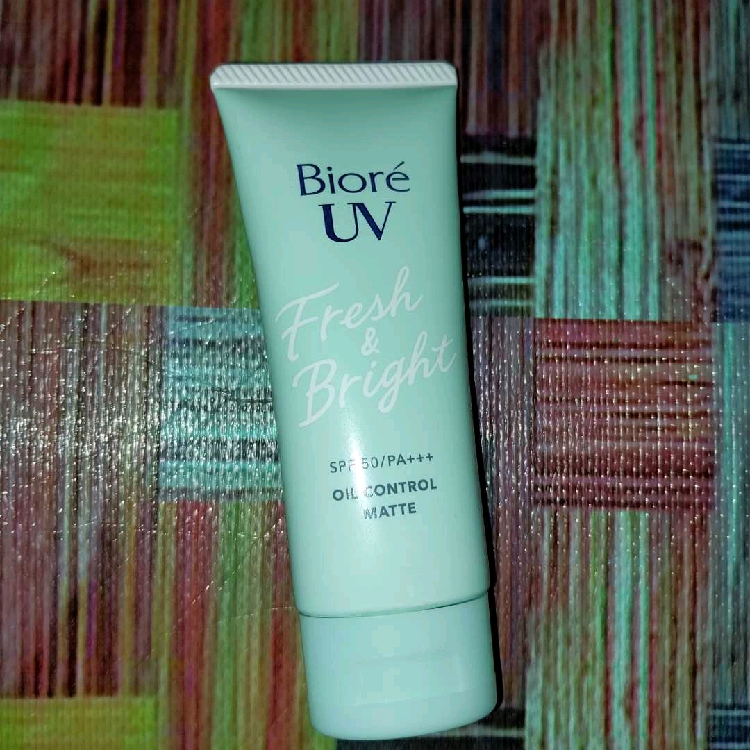 UV Fresh & Bright Oil Control Matte imgfdn-ffa515ab-eba0-4318-9812-8740fb68387b