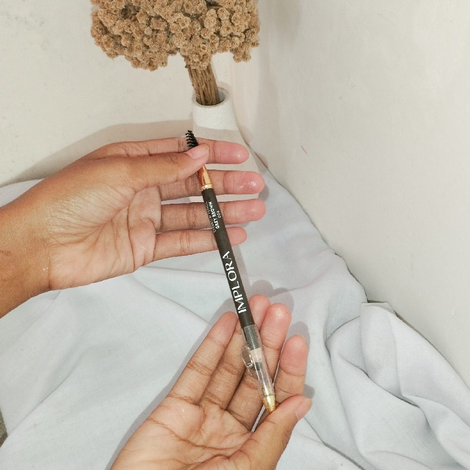 Urban Eyebrow Pencil - 03 Medium Brown imgfdn-0692b72b-2499-43d2-8a8a-1377a1ef5066