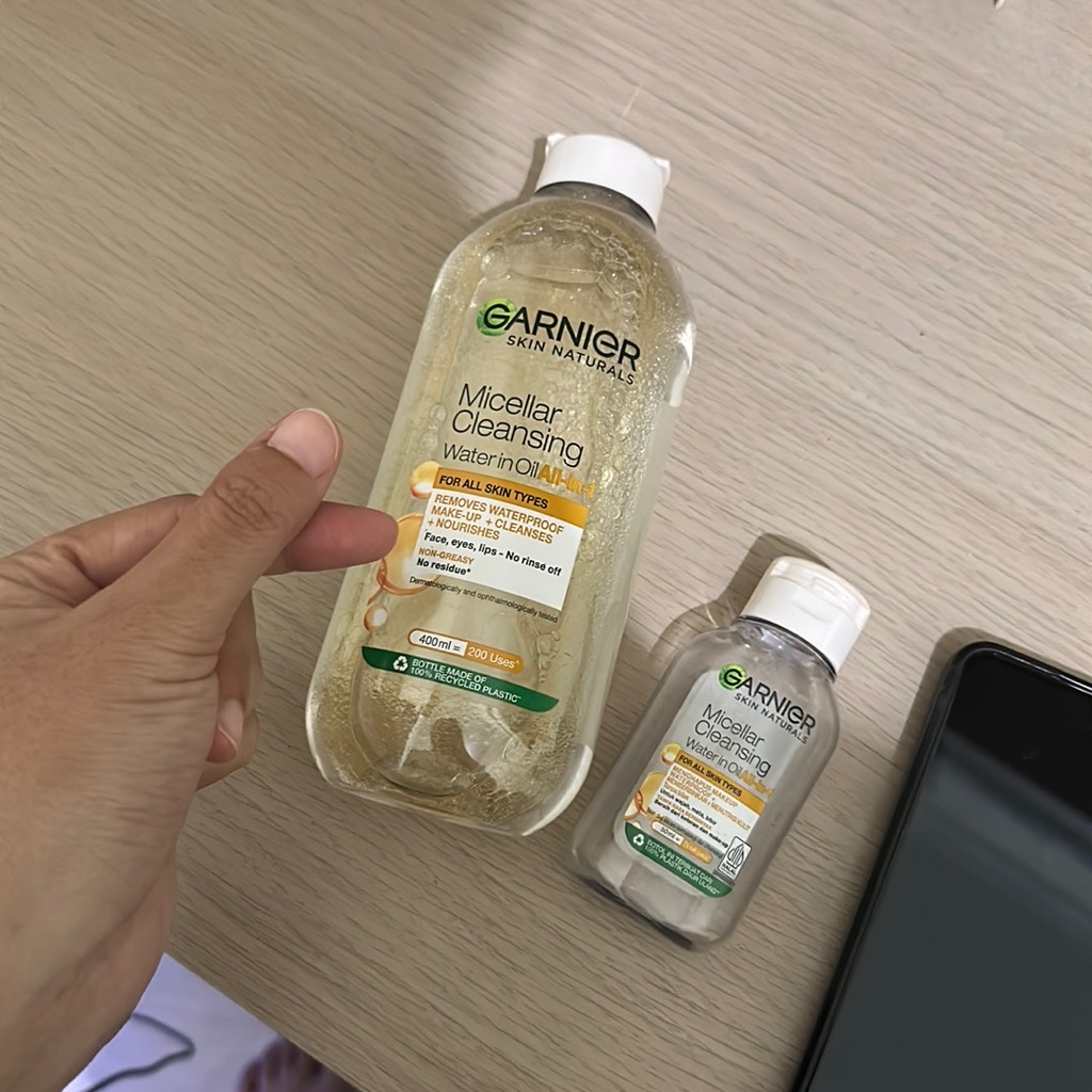 Micellar Oil-Infused Cleansing Water imgfdn-4d15cf37-8379-4839-9c97-df014df7505f