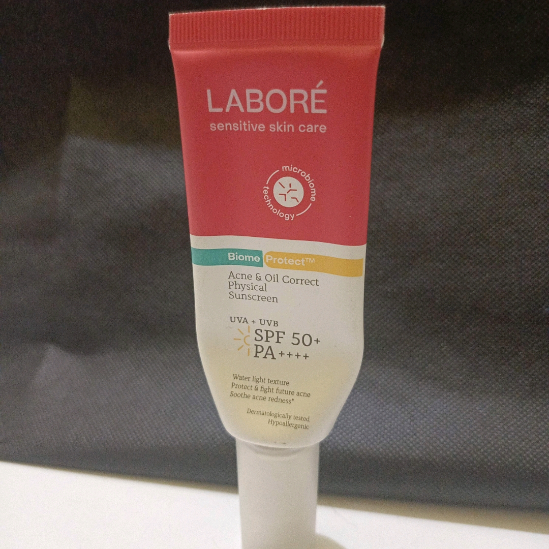 BiomeProtect Acne & Oil Correct Physical Sunscreen SPF50+ PA++++ imgfdn-c1159b7c-5164-455d-8b2c-7dbab82bd736