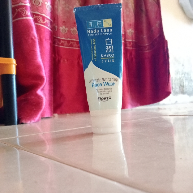 Shirojyun Ultimate Whitening Face Wash imgfdn-6c45cf7e-cb23-4430-9313-108e747771c9