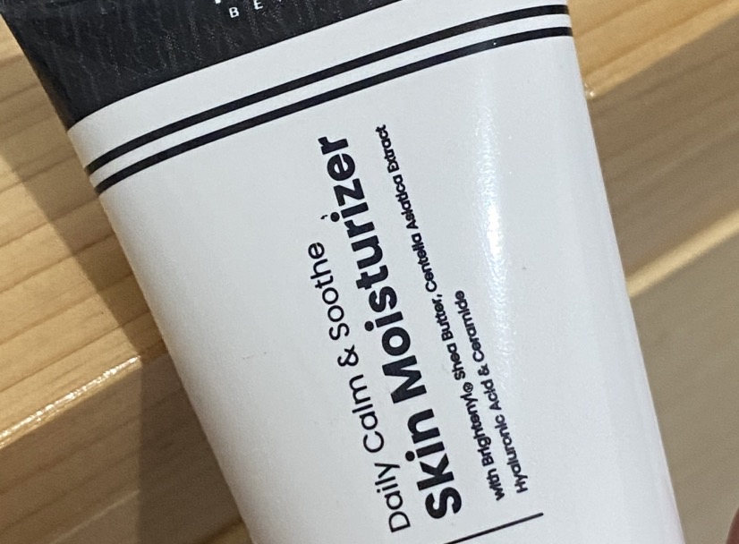 Daily Calm & Soothe Skin Moisturizer imgfdn-d8bfff01-77ed-4d98-8b68-bcc55cca3bfb