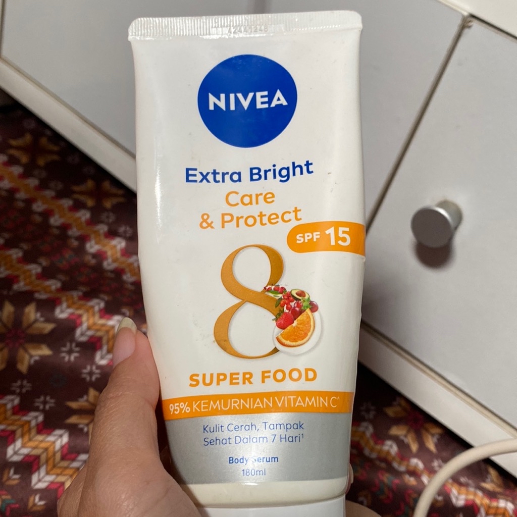 Extra Bright Care & Protect 8 Super Food Body Serum imgfdn-31098aa4-d4b1-45f0-8d61-69d61ad53a59