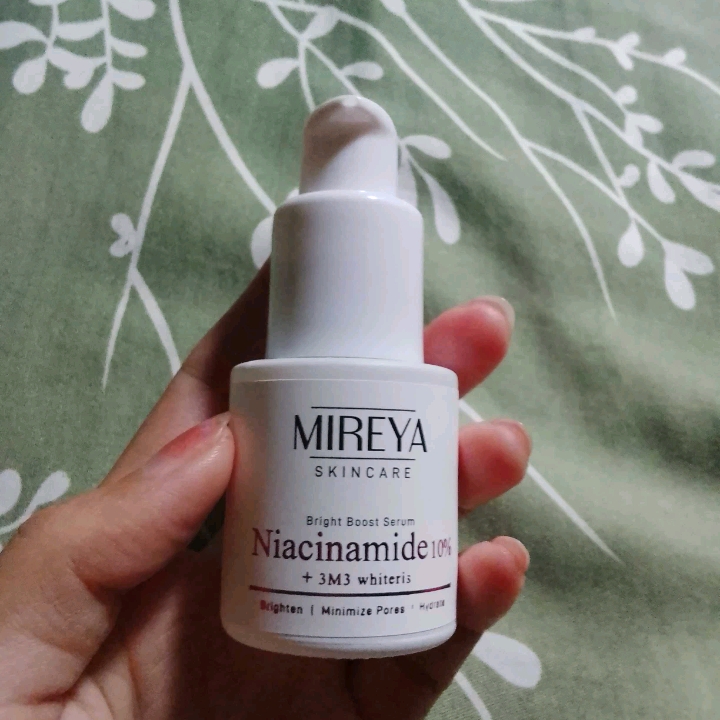 Bright Boost Serum Niacinamide imgfdn-8b8e59a9-b822-47b7-9951-88943f25d783
