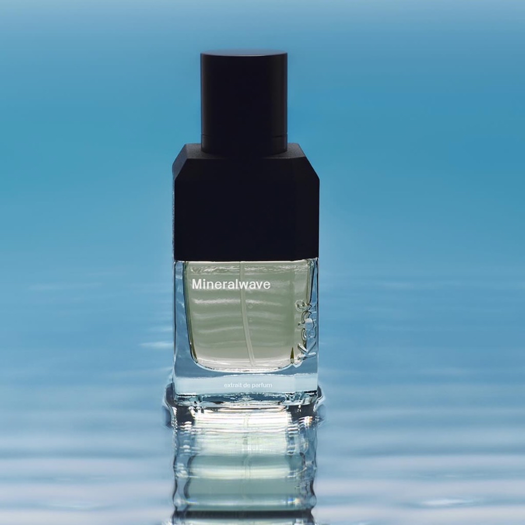 Mineralwave Extrait de Parfum imgfdn-5bee6408-c6fb-4d36-afca-9c33195269f5