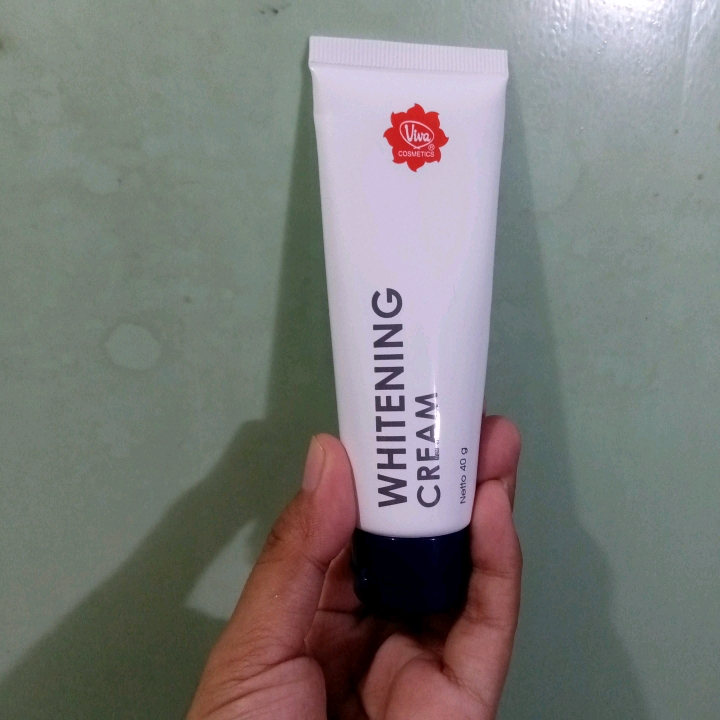 Whitening Cream imgfdn-cee3f0c9-26c1-4202-806c-129b9389a0dc